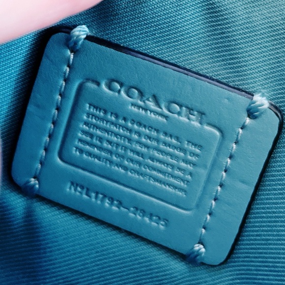 Coach Pebbled Leather Wristlet Wallet Teal Blue Double Zip Pouch EUC - Picture 8 of 11